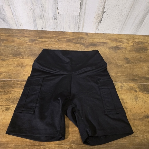 Pink VS active black shorts with pockets women's size XS - Picture 9 of 9